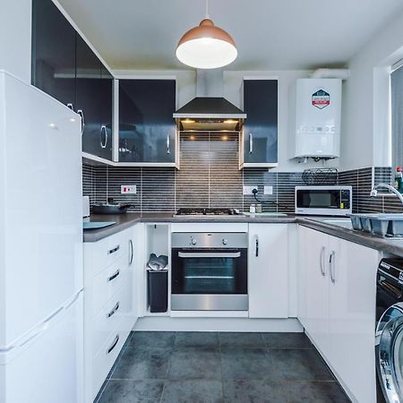 Chic 2 Bed House With Garden & Free Parking Villa Manchester Exterior photo