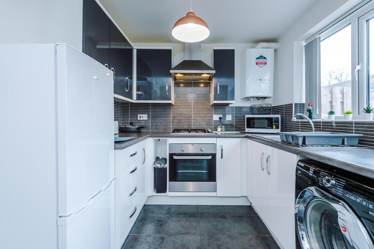 Chic 2 Bed House With Garden & Free Parking Villa Manchester Exterior photo