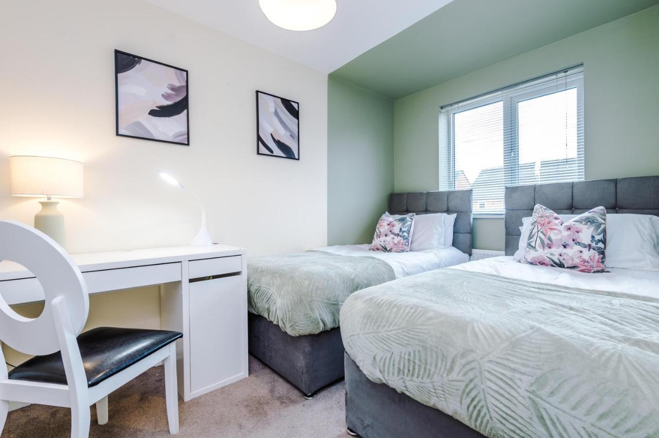 Chic 2 Bed House With Garden & Free Parking Villa Manchester Exterior photo