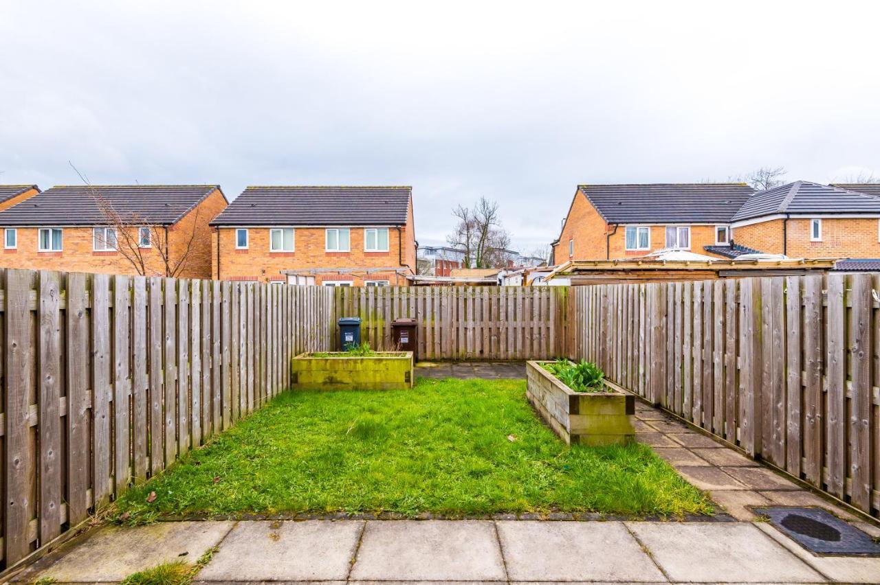 Chic 2 Bed House With Garden & Free Parking Villa Manchester Exterior photo