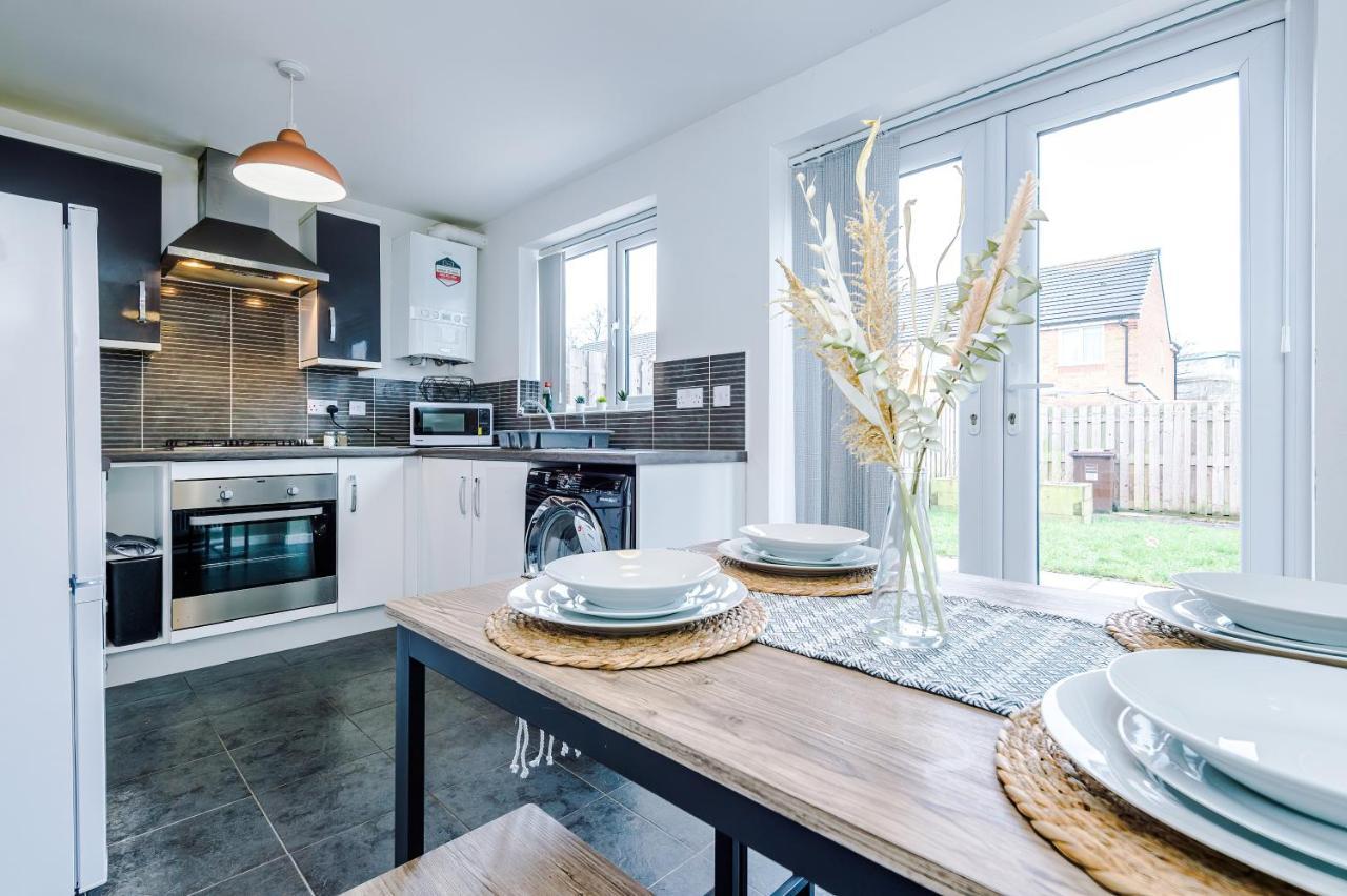 Chic 2 Bed House With Garden & Free Parking Villa Manchester Exterior photo