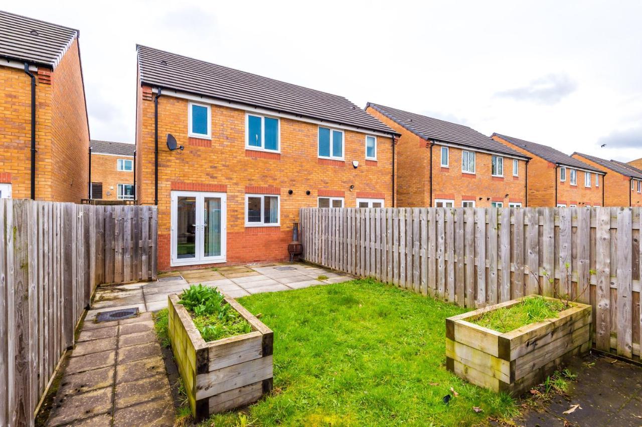 Chic 2 Bed House With Garden & Free Parking Villa Manchester Exterior photo